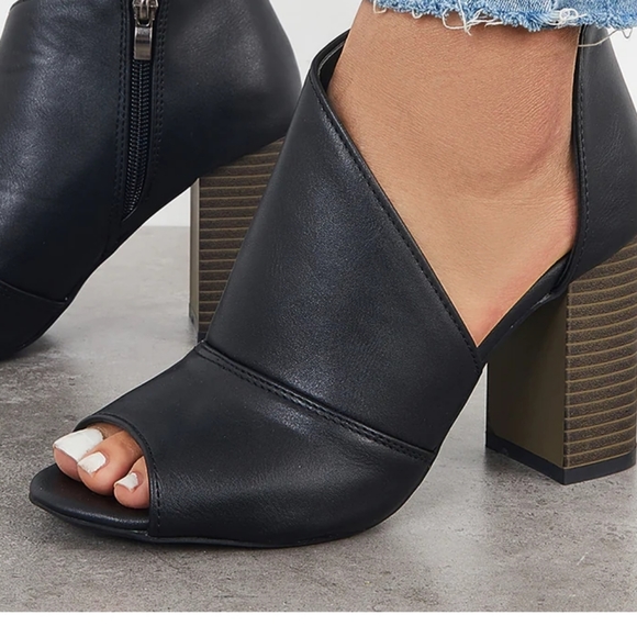 Black peep toe,ankle pumps - Picture 2 of 6